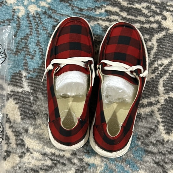 NWT black/red plaid shoes - Picture 4 of 7